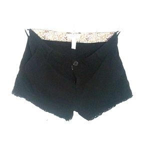Cremuex shorts